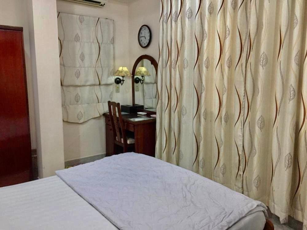 Căn hộ Vuon Tao Dan - 220 D. Nguyen Thi Minh Khai, Quan 3 - By Bay Luxury *